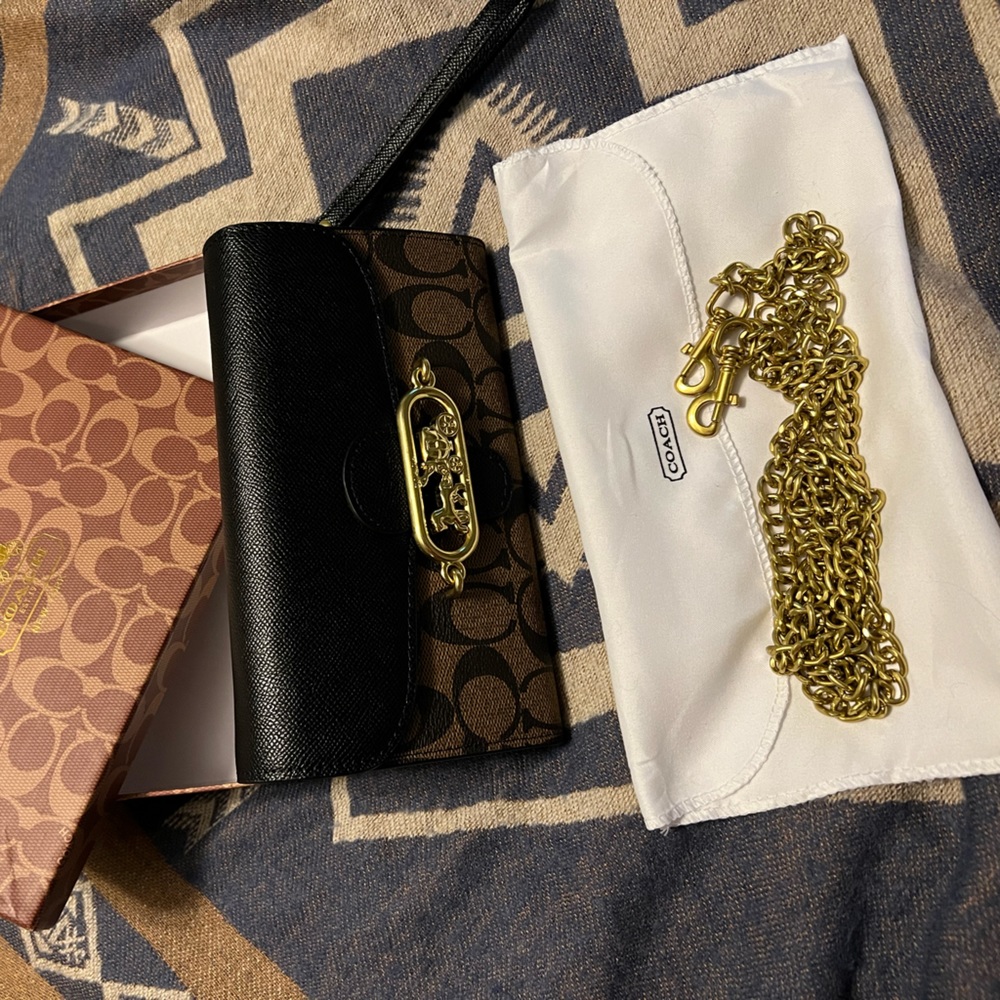 Women crossbody/wristlet wallet